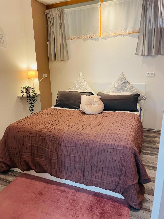 Ferienwohnung Marina An Der Romantischen Strasse Weikersheim Bagian luar foto